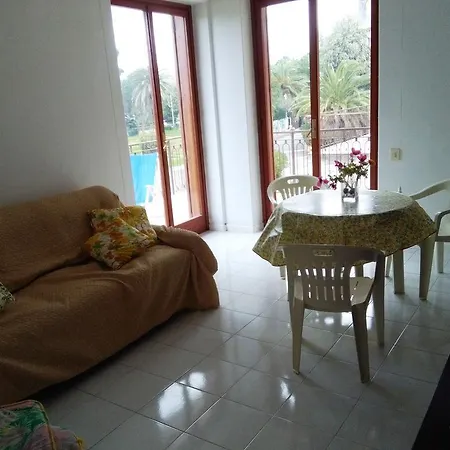 Апартаменты The House On The *