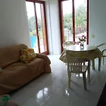 Апартаменти The House On The *