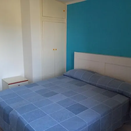 公寓 The House On The *